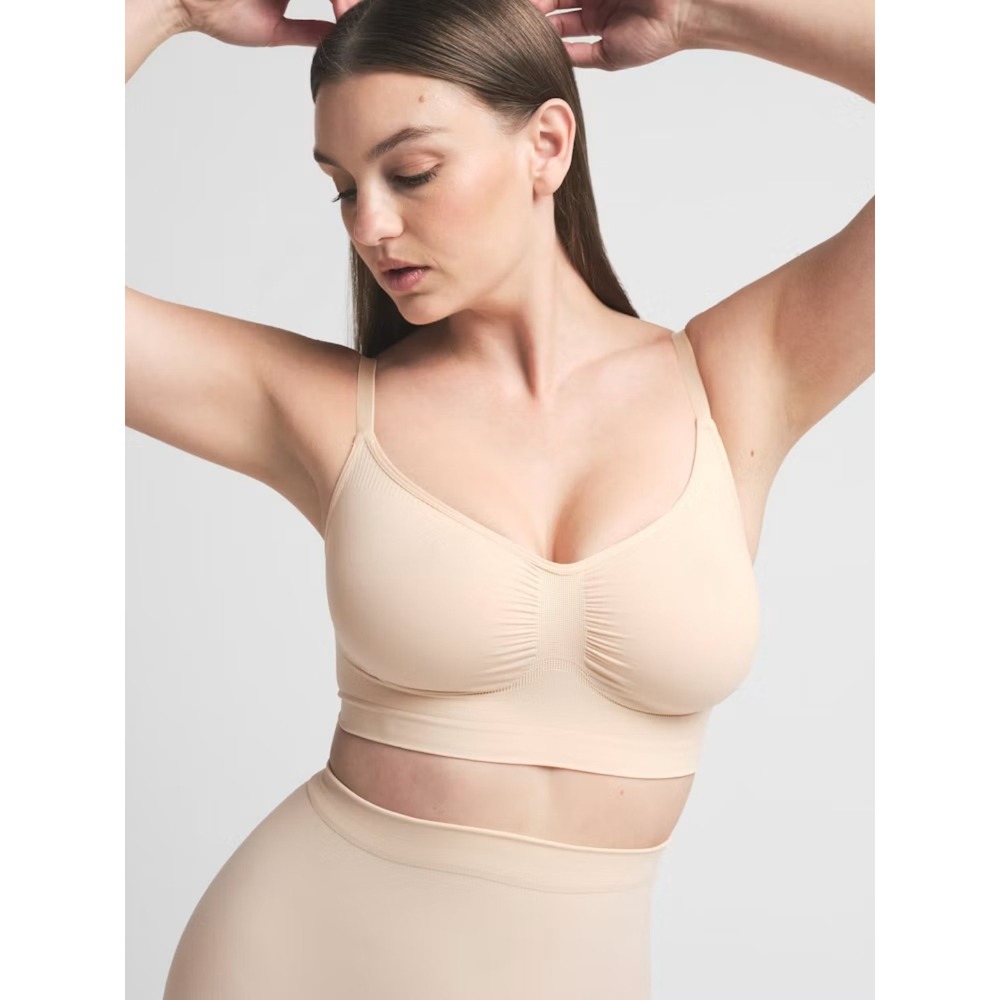 SKIMS NWOT Seamless Sculpt Bralette - Size M